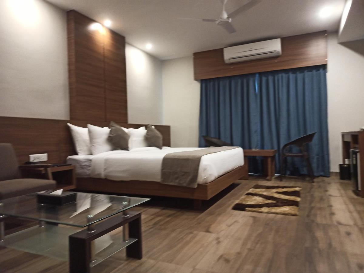 Hotel Tree Fern Dibrugarh Εξωτερικό φωτογραφία