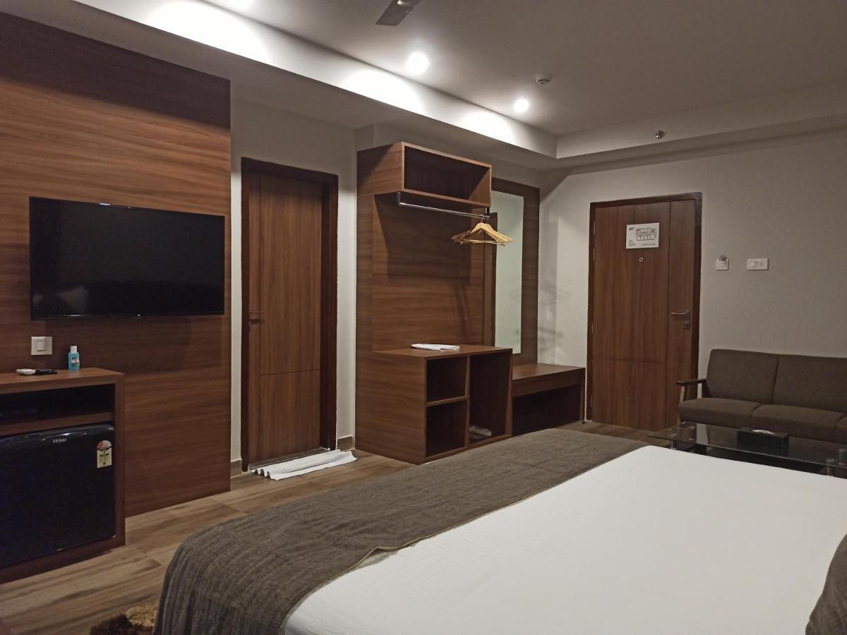 Hotel Tree Fern Dibrugarh Εξωτερικό φωτογραφία