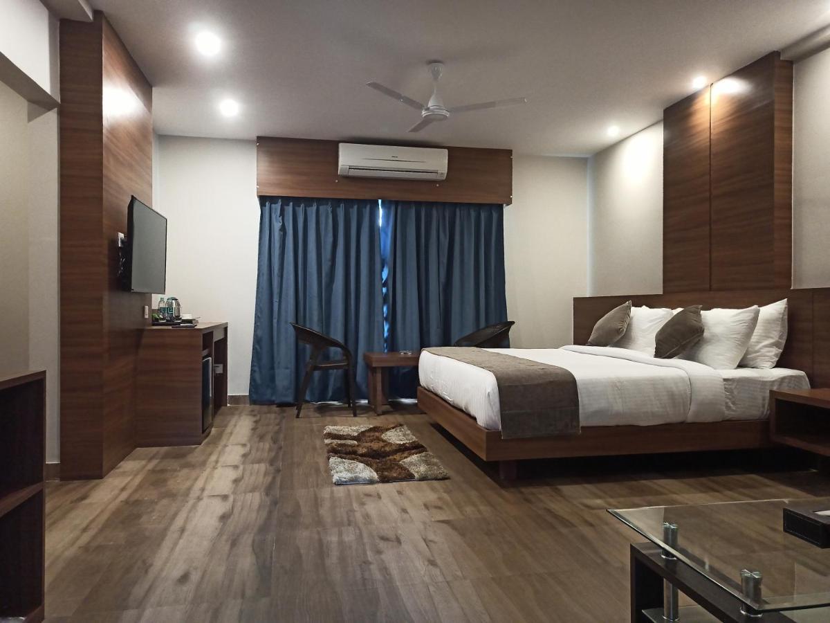 Hotel Tree Fern Dibrugarh Εξωτερικό φωτογραφία