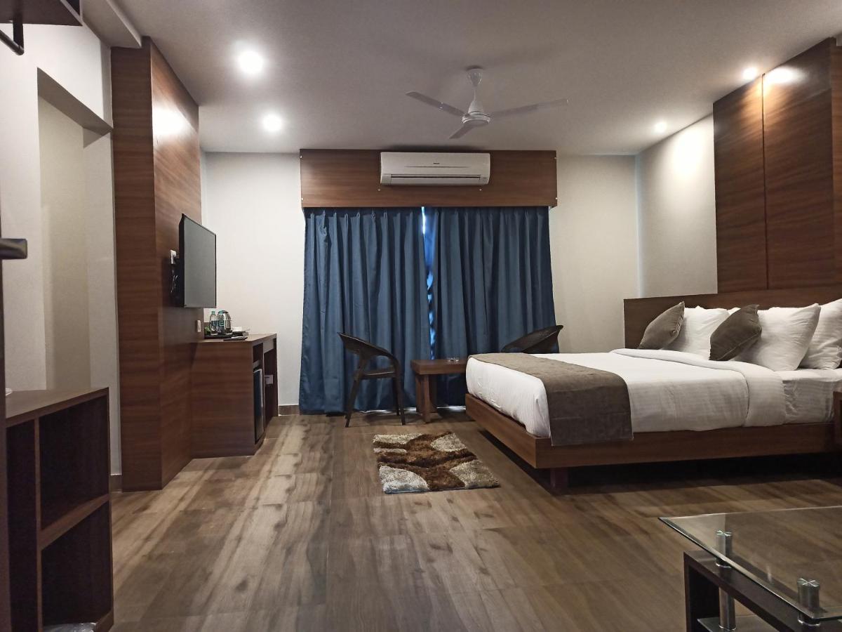 Hotel Tree Fern Dibrugarh Εξωτερικό φωτογραφία