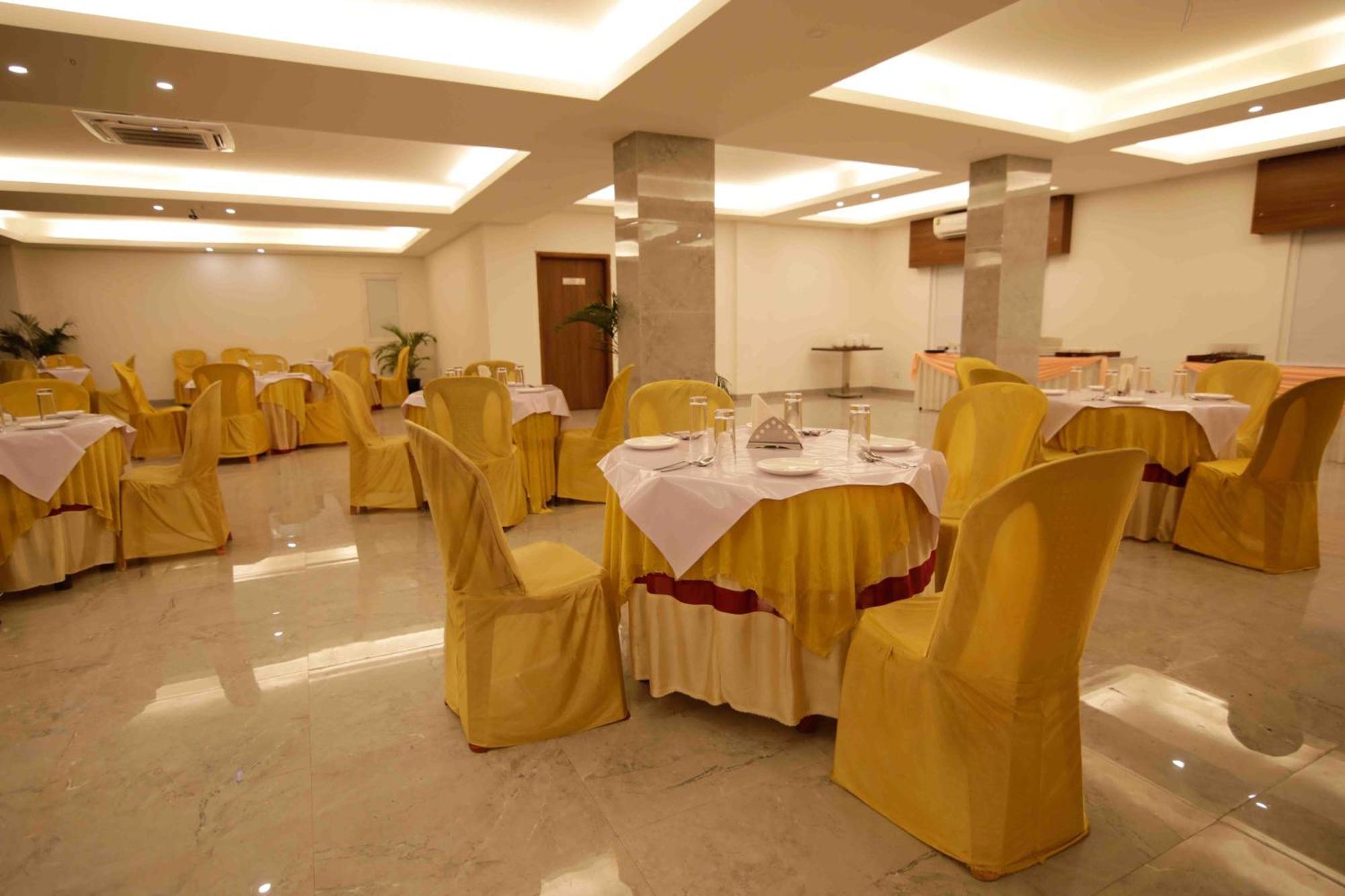 Hotel Tree Fern Dibrugarh Εξωτερικό φωτογραφία