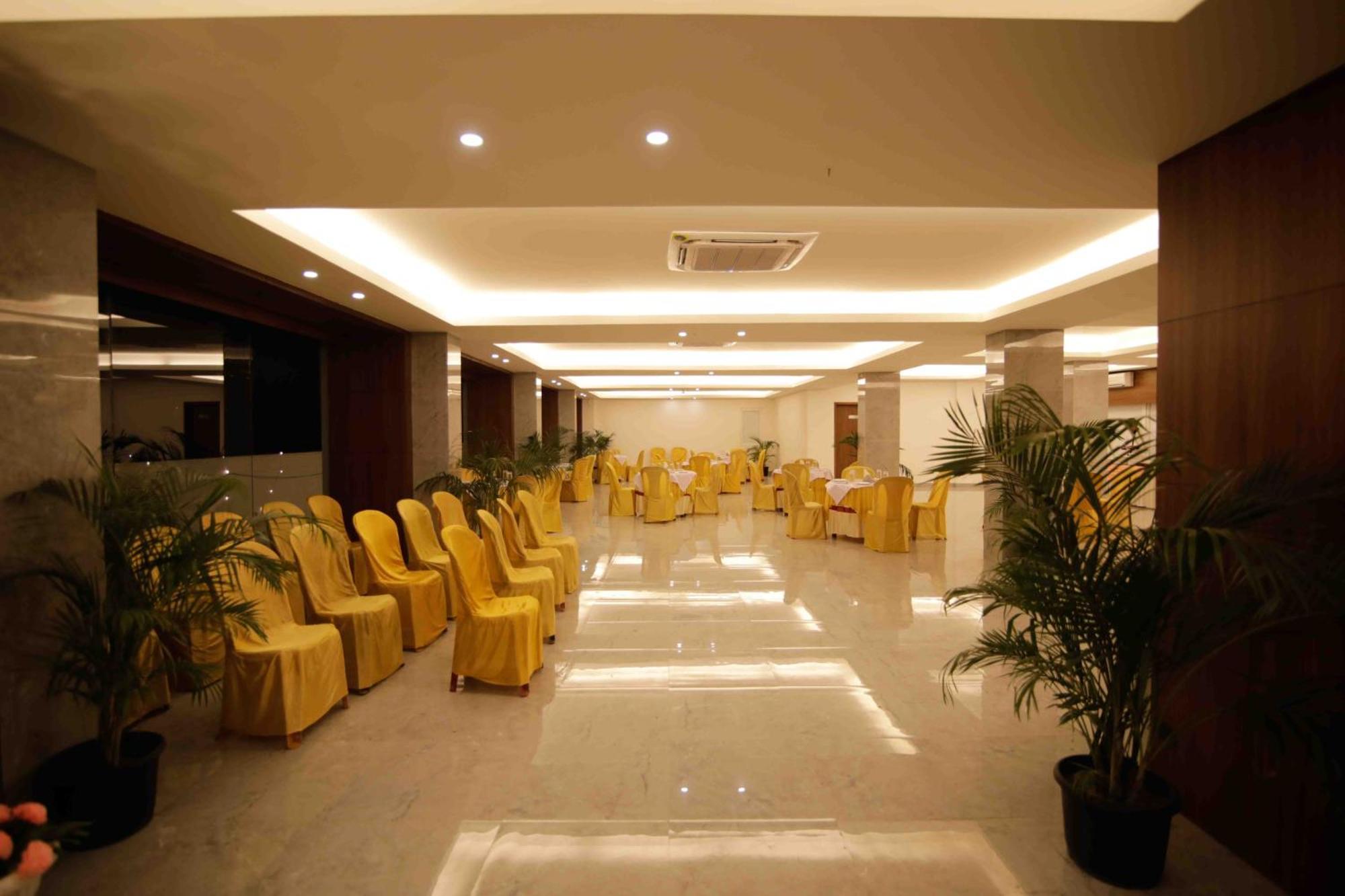 Hotel Tree Fern Dibrugarh Εξωτερικό φωτογραφία